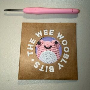 Woobles Henri the Frog glitter edition pattern and hook only